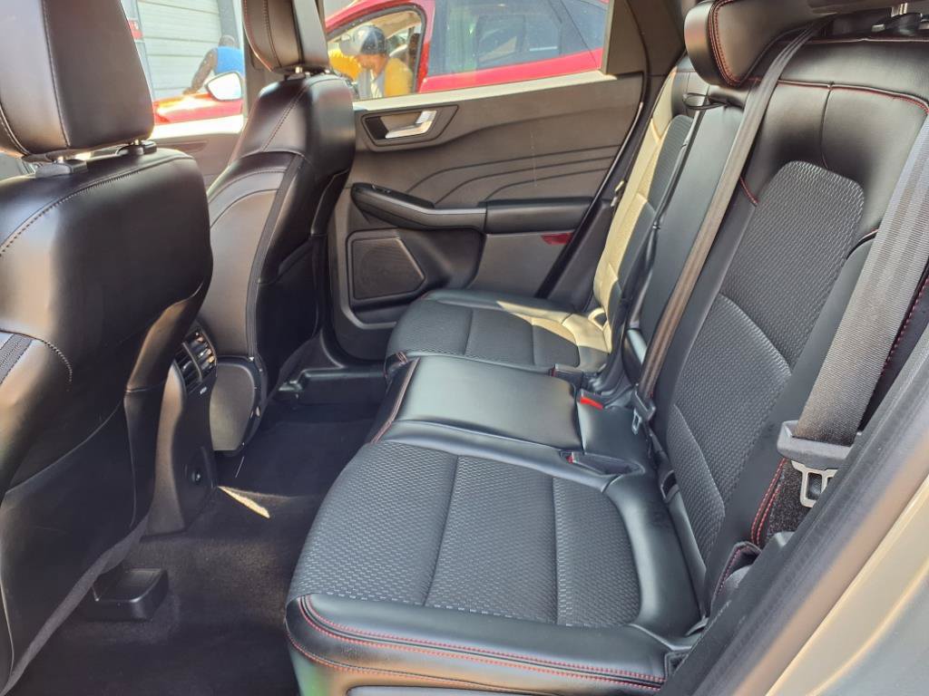 Used 2024 Ford Escape ST-Line FWD image 8