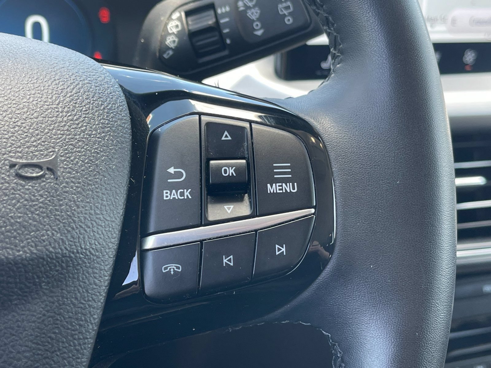 Used 2024 Ford Escape Platinum AWD/4WD image 28