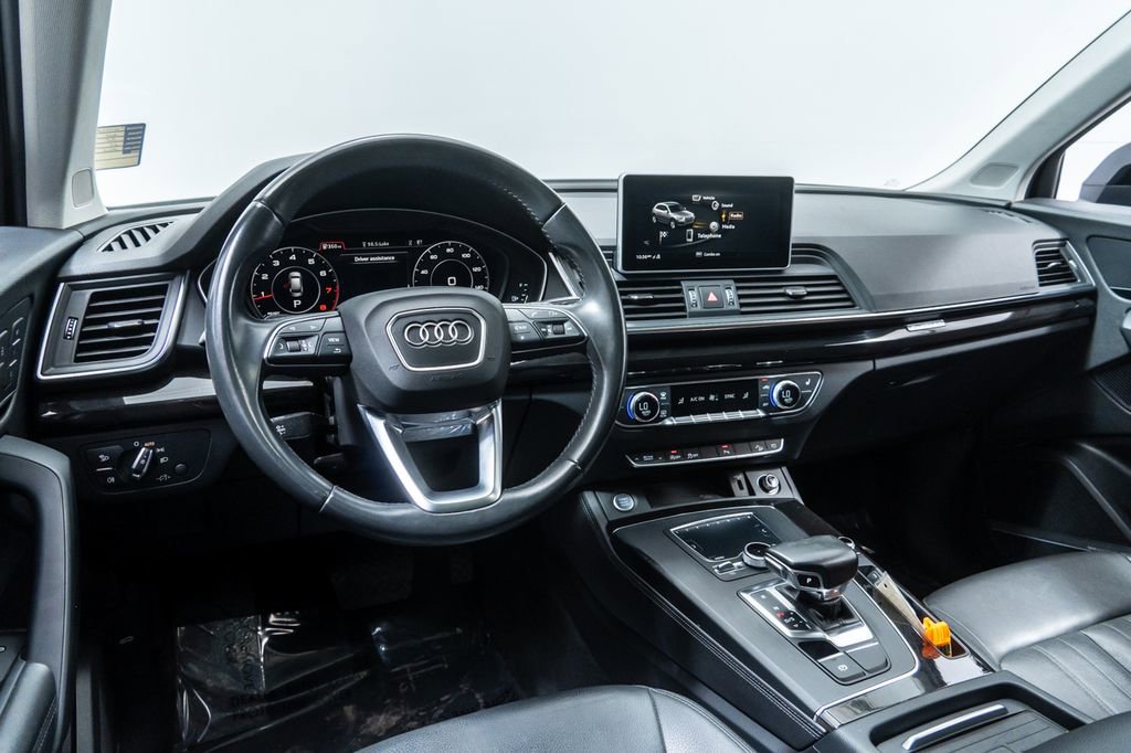 Used 2020 Audi Q5 Premium Plus w/ Premium Plus Package AWD/4WD image 4