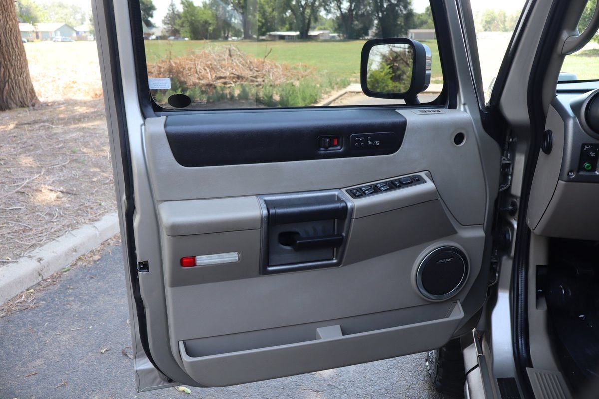 Used 2003 HUMMER H2 w/ Preferred Equipment Group AWD/4WD image 24