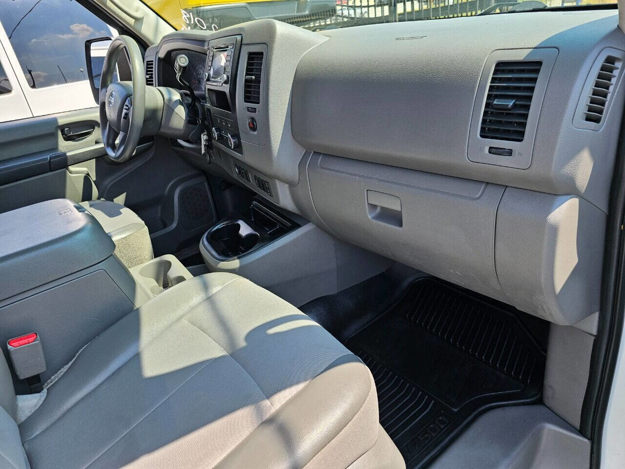 Used 2018 Nissan NV 2500 SV image 18