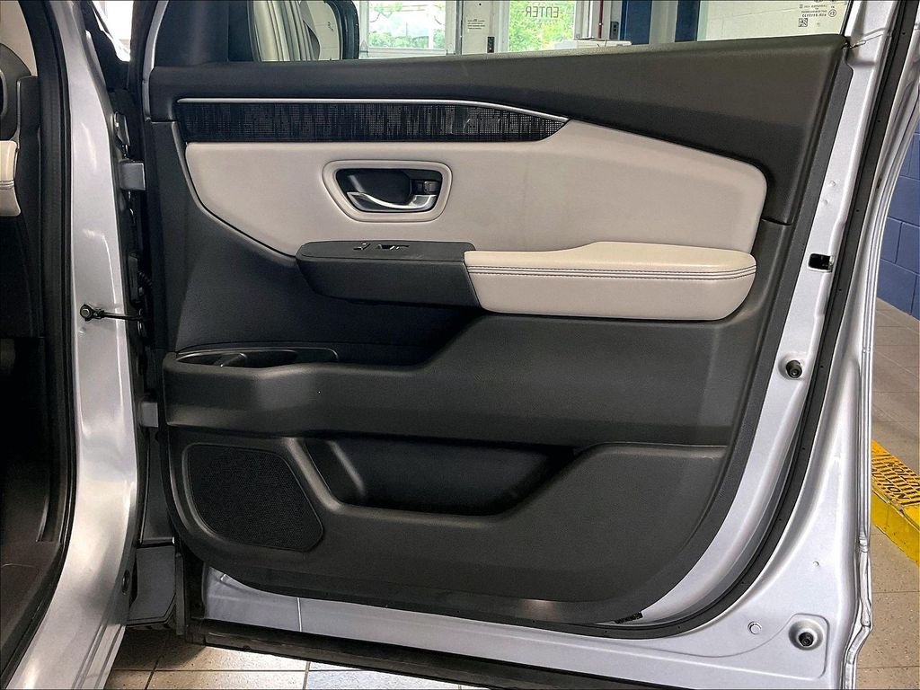 Used 2023 Honda Pilot Elite image 12