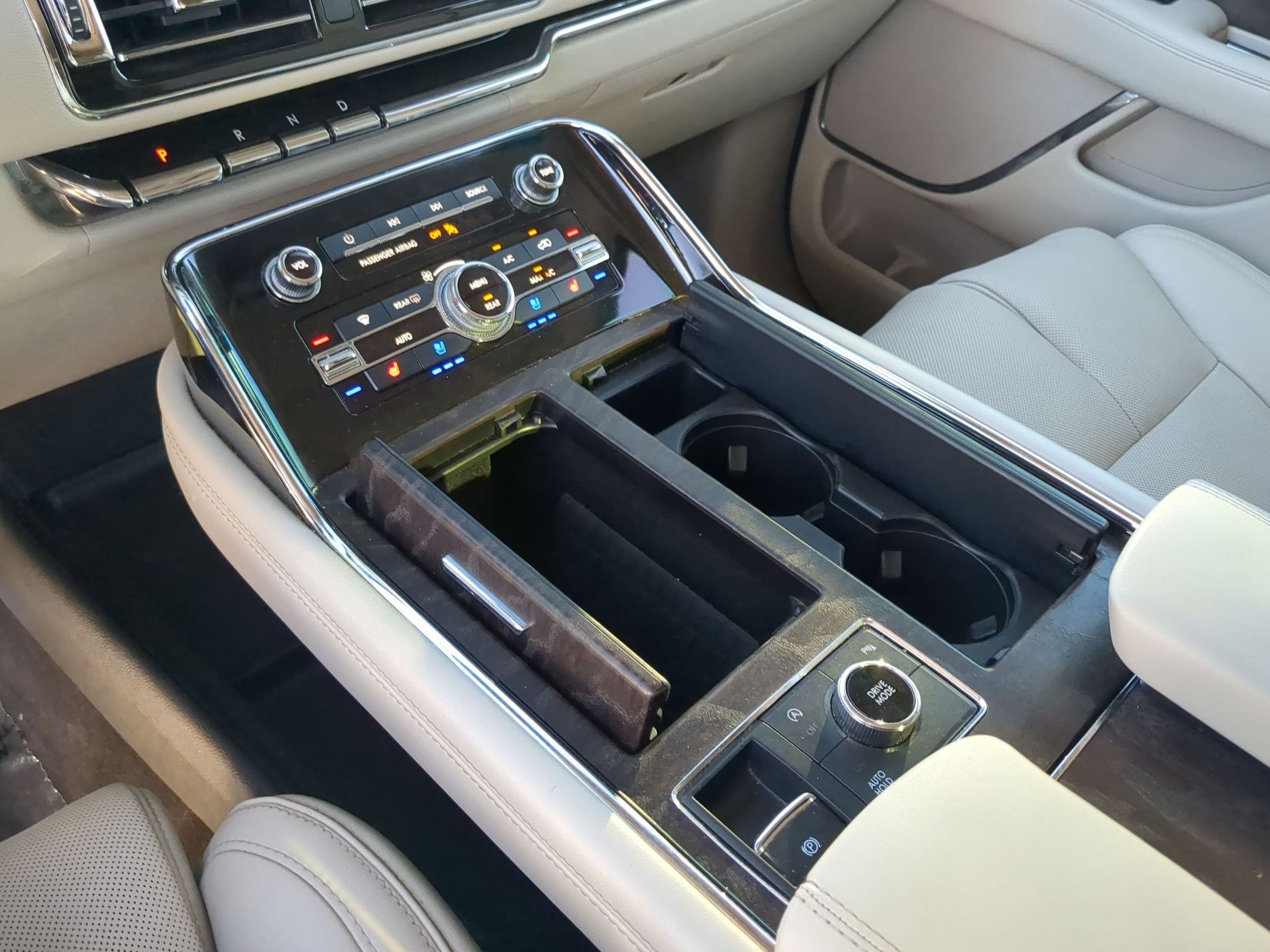 Used 2019 Lincoln Navigator Select w/ Cargo Package image 20