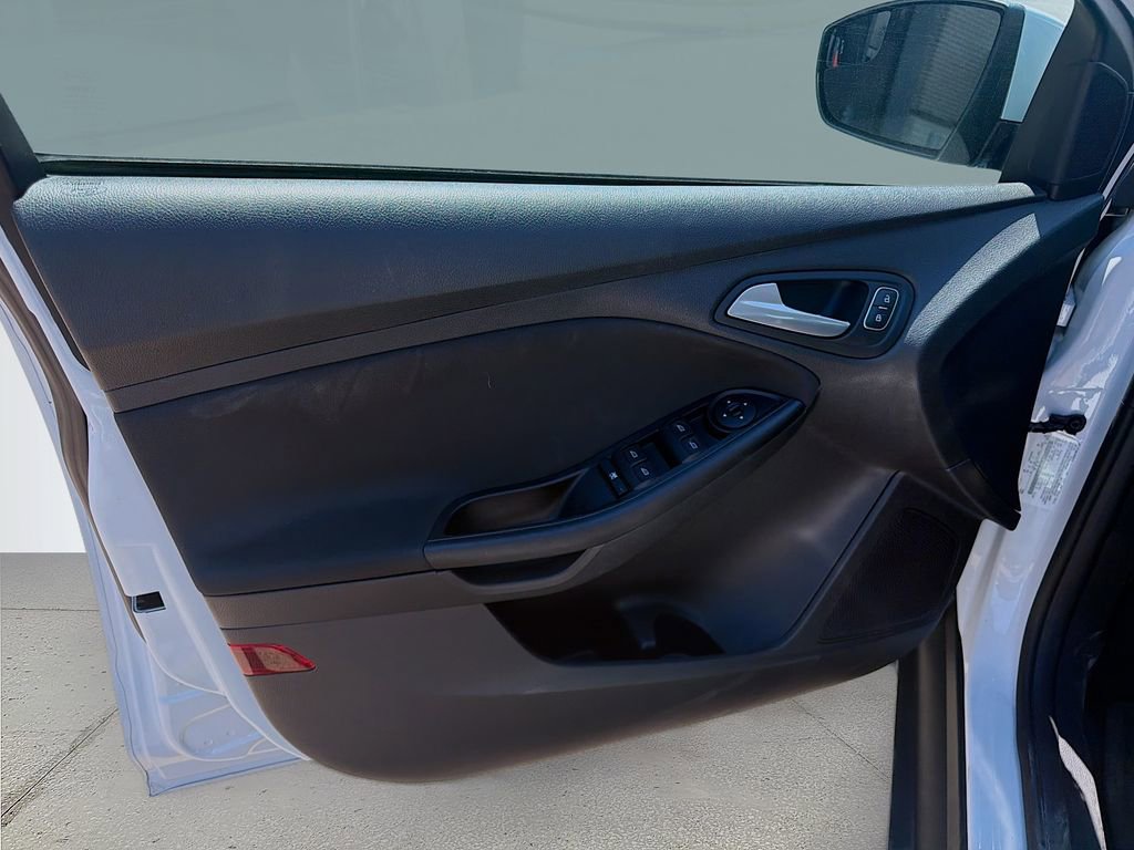 Used 2018 Ford Focus SE FWD image 20