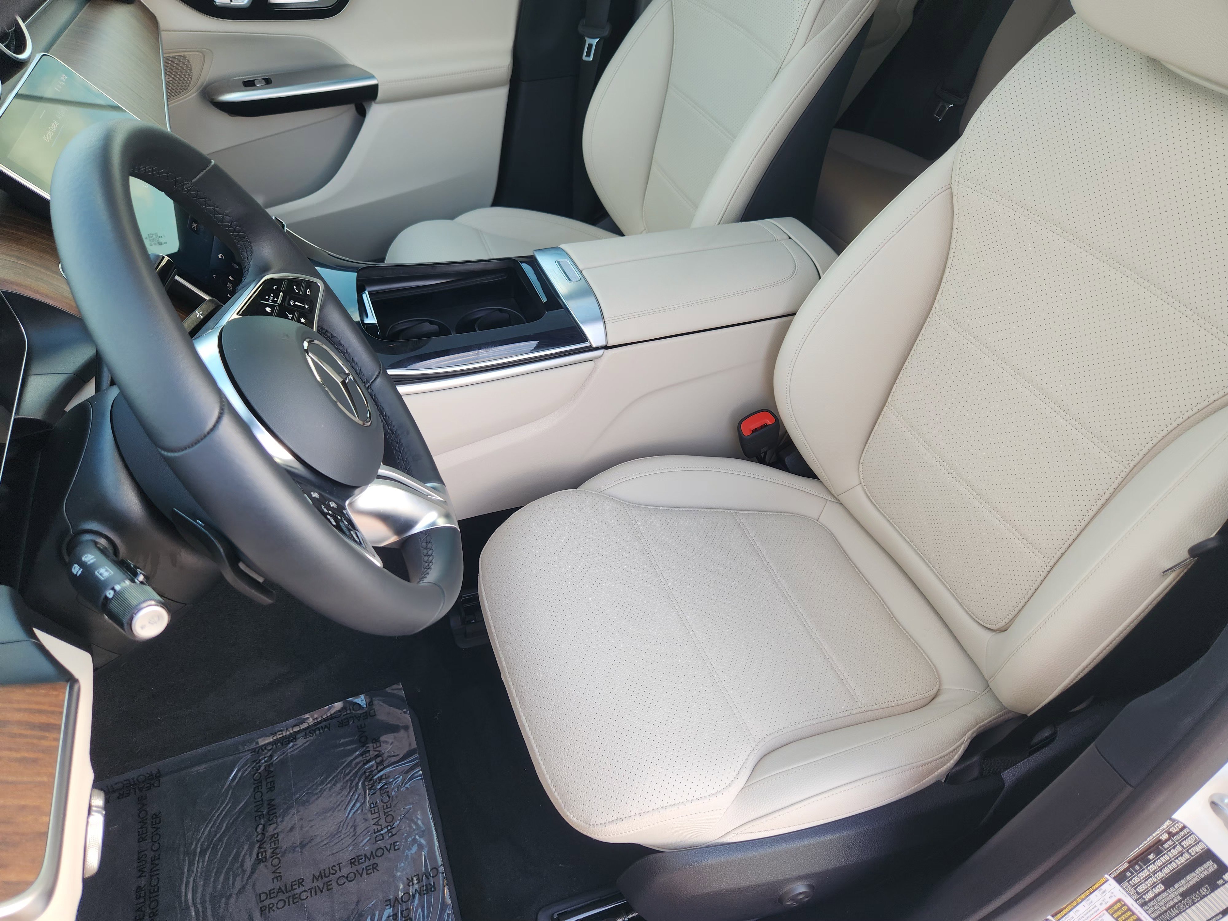 Used 2025 Mercedes-Benz GLC 300 image 13
