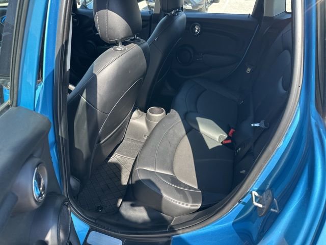 Used 2015 MINI Cooper 4-Door Hardtop image 2