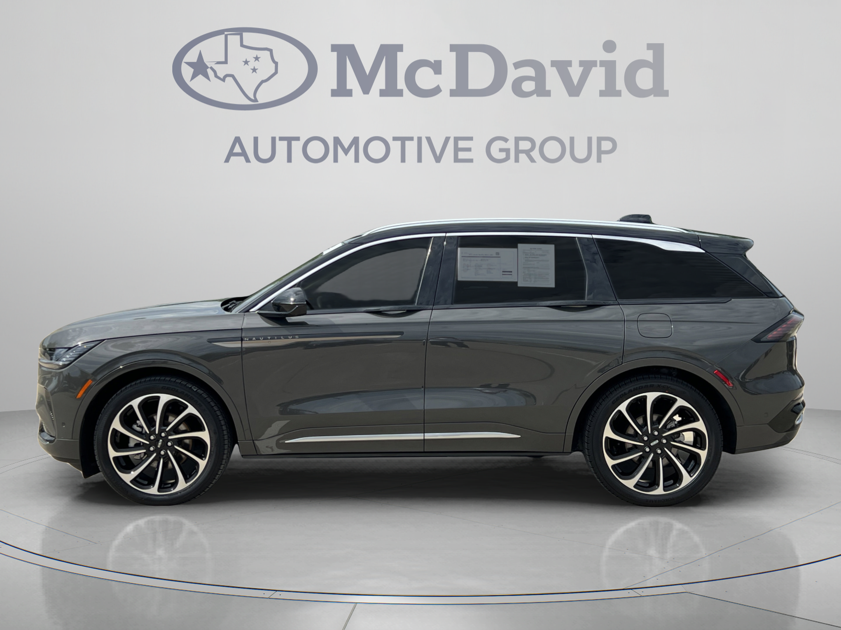 Certified 2024 Lincoln Nautilus Black Label AWD/4WD image 4