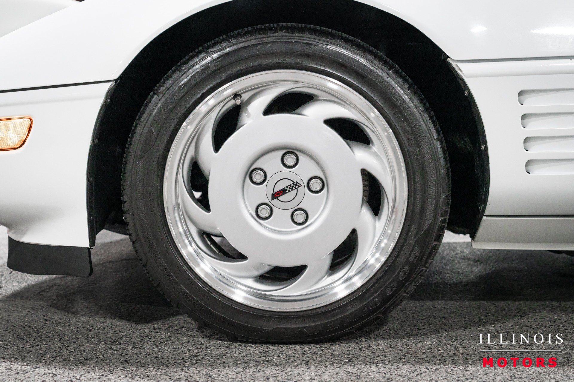 Used 1991 Chevrolet Corvette Convertible RWD image 9