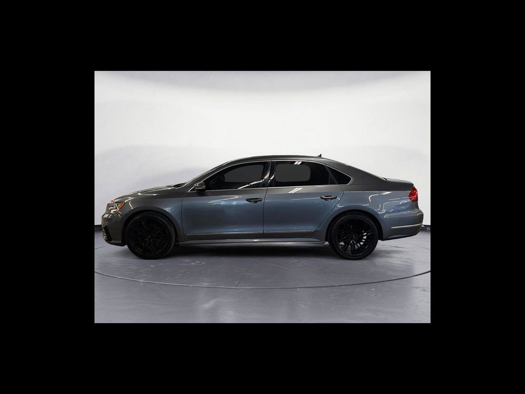 Used 2016 Volkswagen Passat 1.8T R-Line FWD image 3