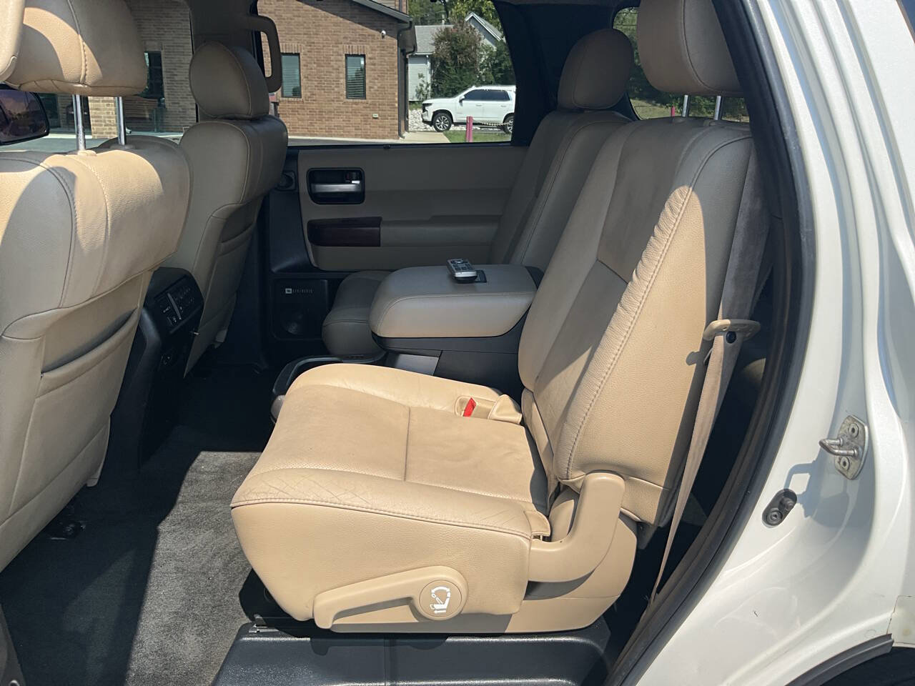 Used 2013 Toyota Sequoia Platinum image 11