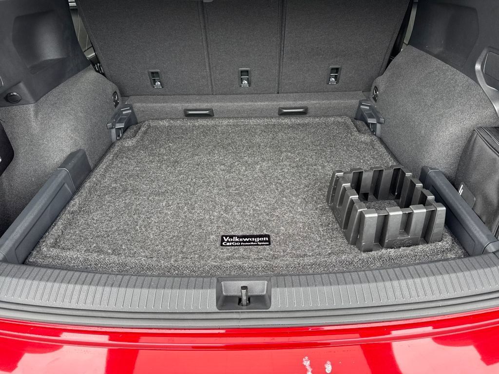 Used 2022 Volkswagen Tiguan SE image 14