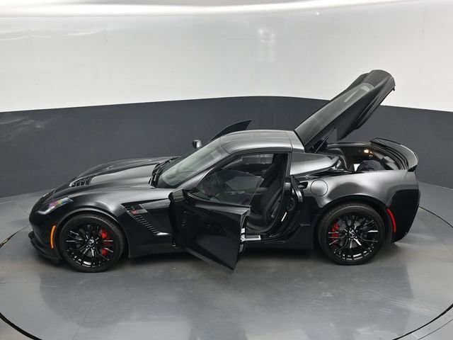 Used 2015 Chevrolet Corvette Z06 w/ 3LZ Preferred Equipment Group RWD image 17