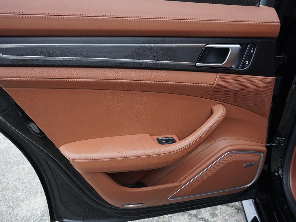 Used 2023 Porsche Panamera 4 Platinum Edition image 27