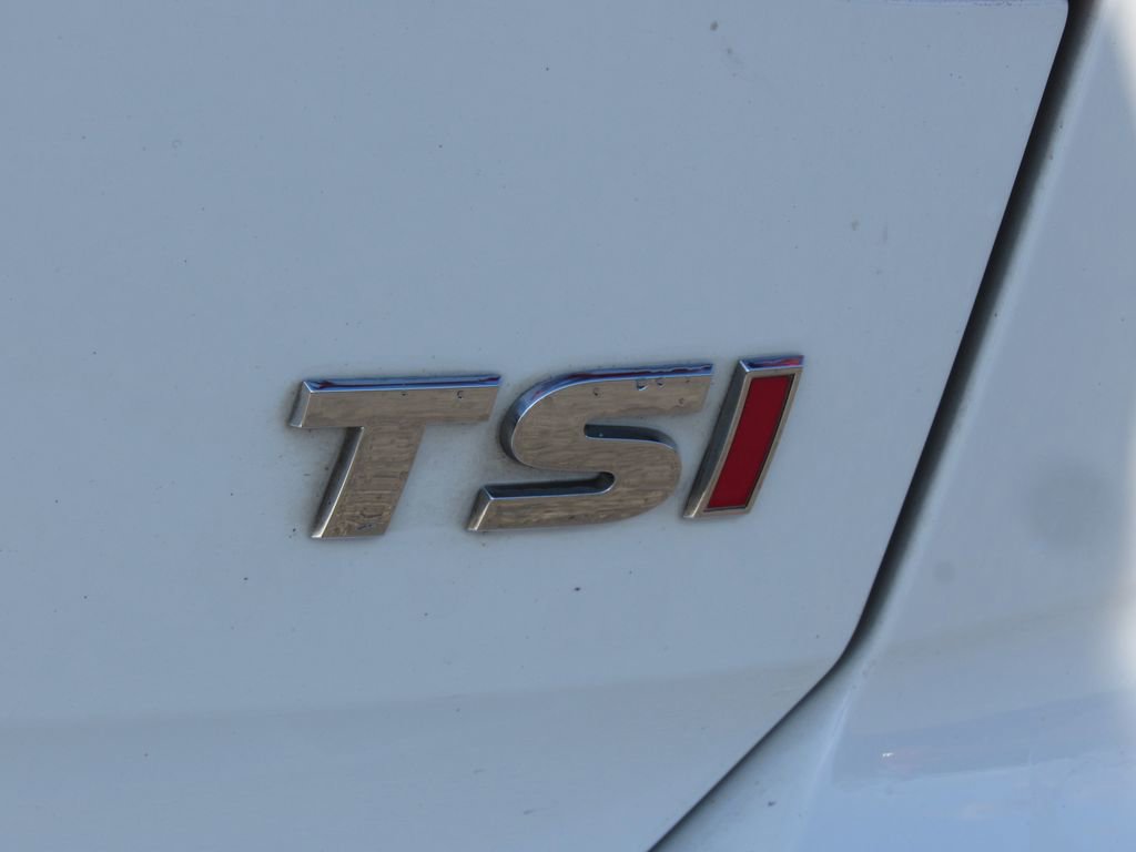 Used 2017 Volkswagen Golf S image 8