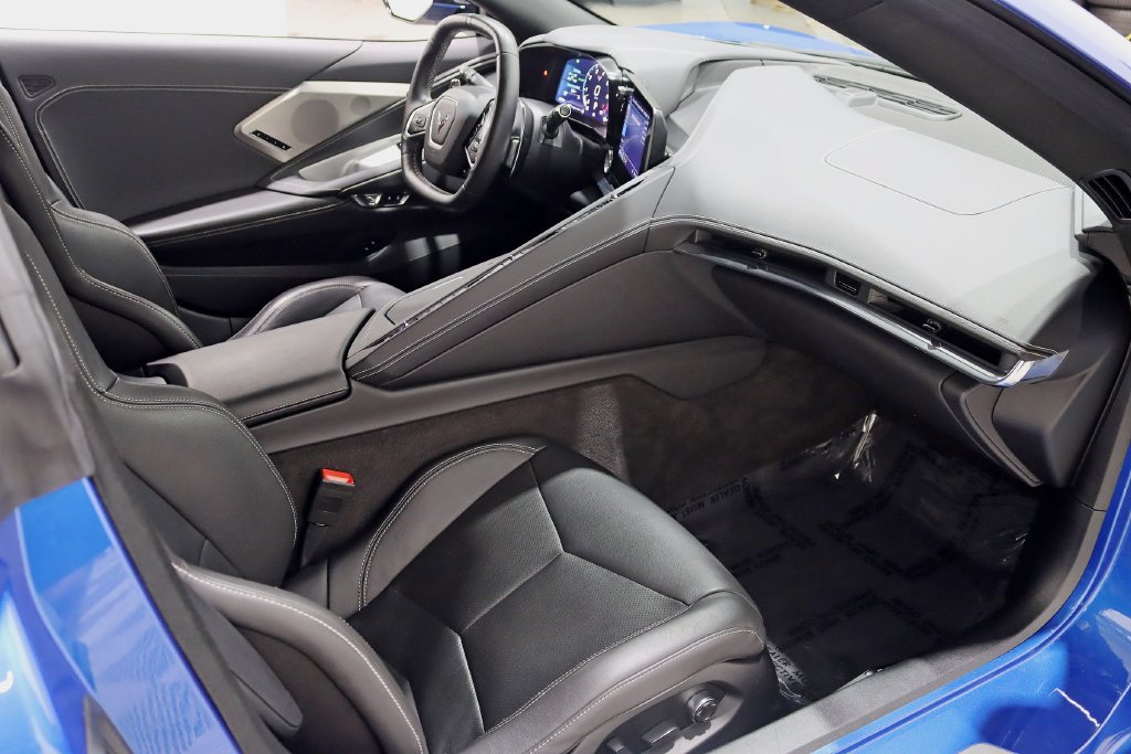 Used 2020 Chevrolet Corvette Stingray Preferred Cpe w/ 2LT Preferred Equipment Group RWD image 30