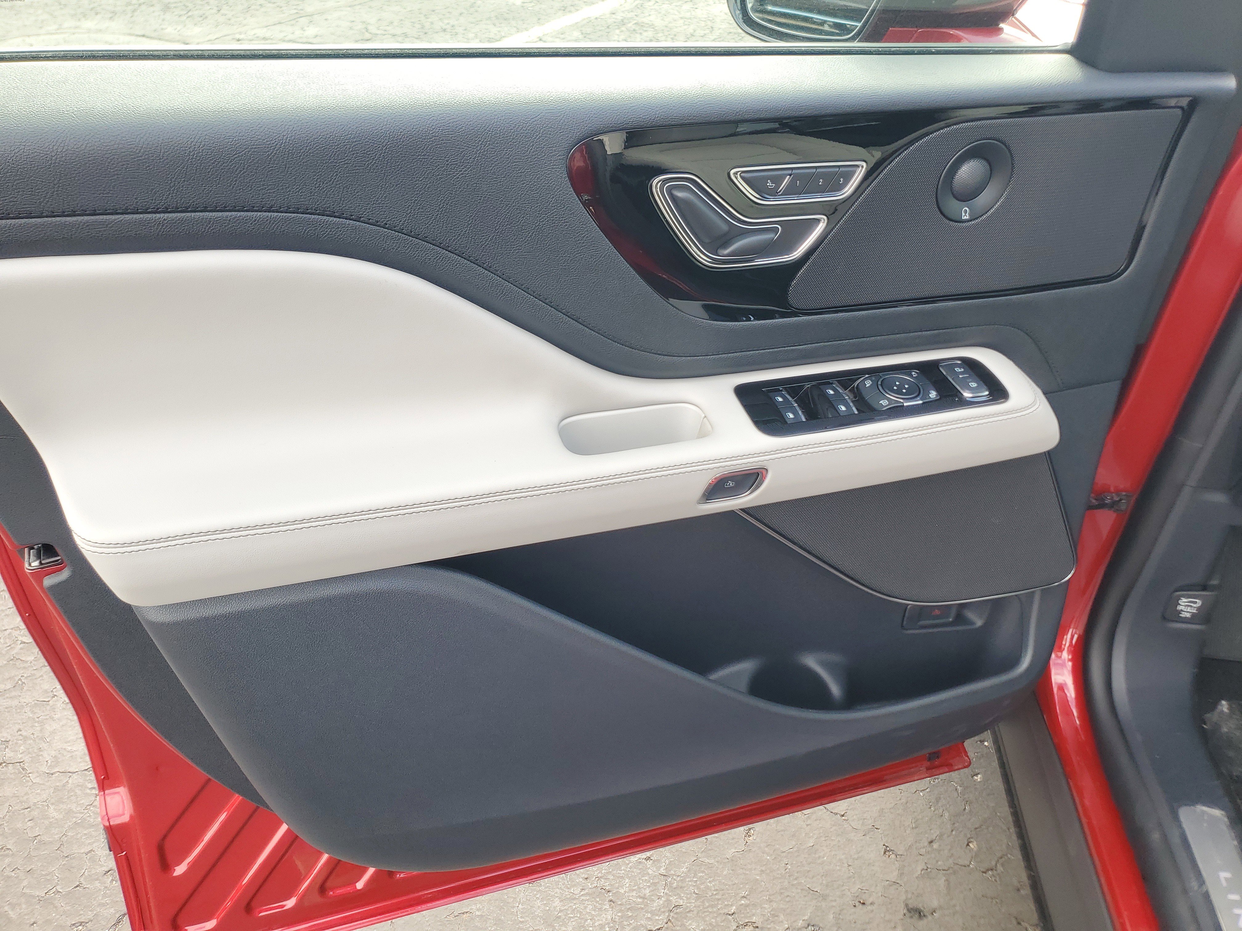 New 2026 Lincoln Aviator Reserve image 8