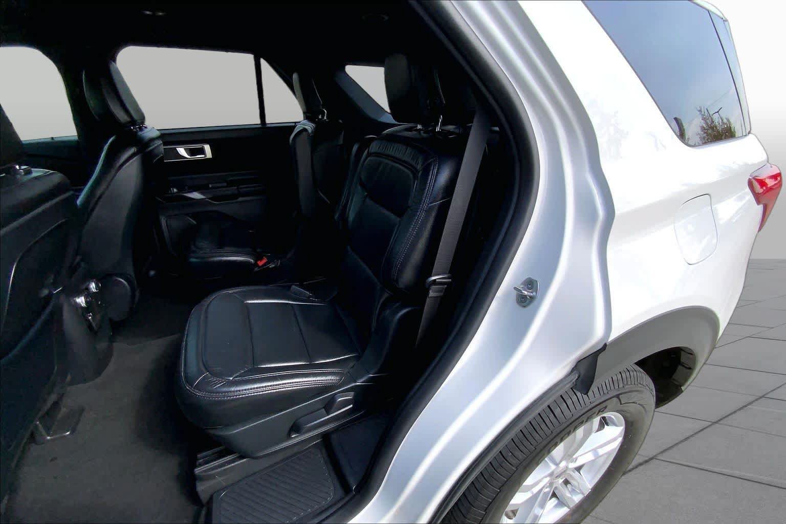 Used 2020 Ford Explorer XLT w/ Comfort Package AWD/4WD image 21