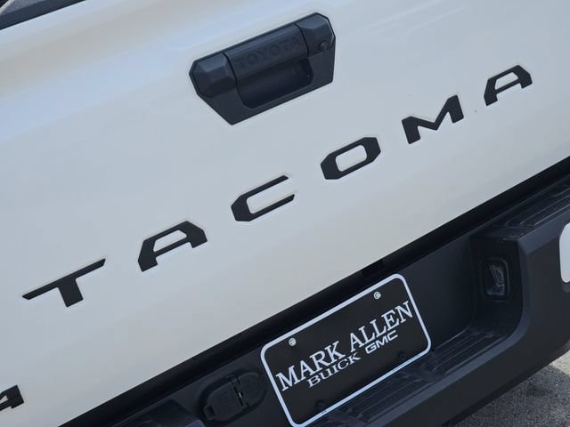 Used 2025 Toyota Tacoma TRD Sport AWD/4WD image 11