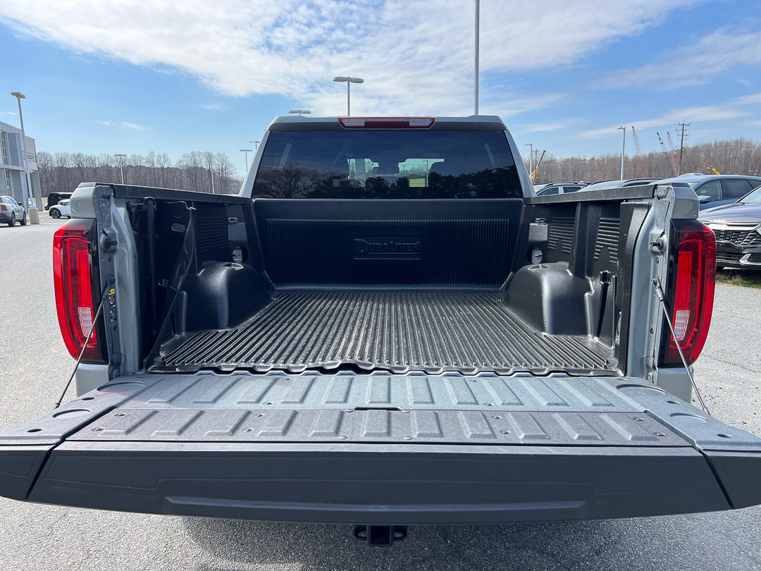 Used 2025 GMC Sierra 1500 SLT image 7