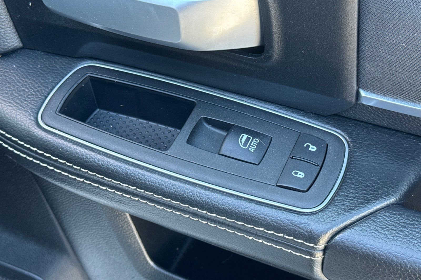 Used 2024 RAM 3500 Big Horn image 22