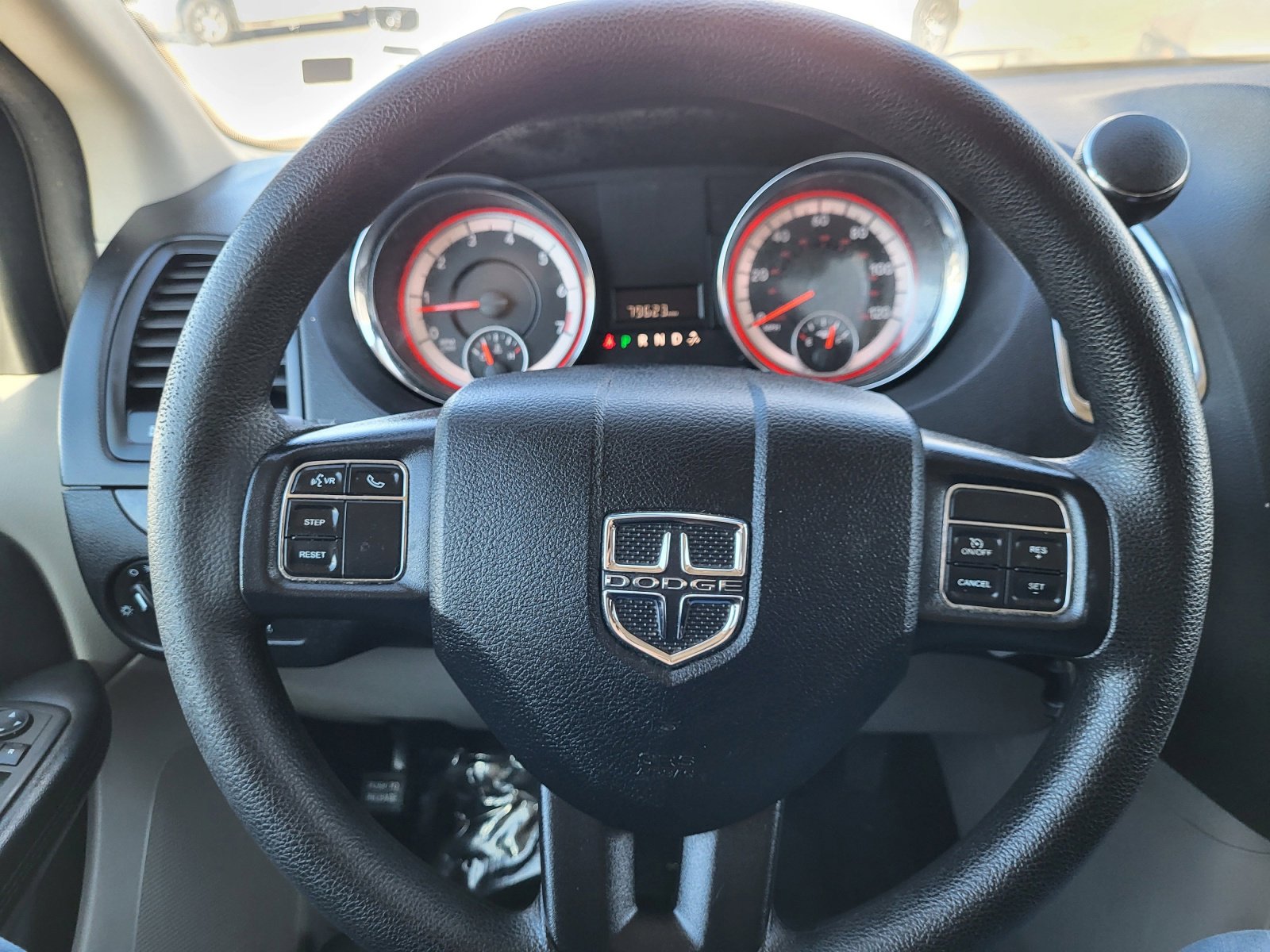 Used 2019 Dodge Grand Caravan SE w/ UConnect Hands-Free Group image 9