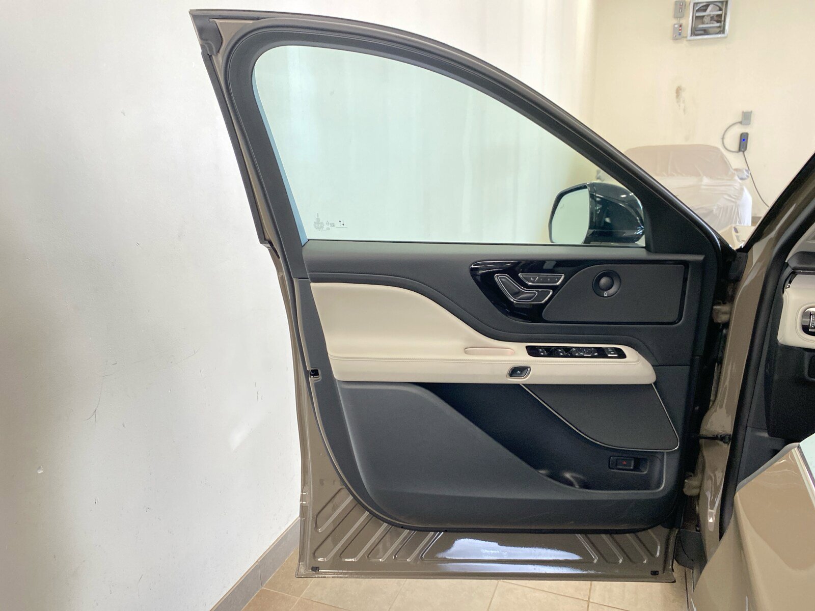 New 2026 Lincoln Aviator Reserve AWD/4WD image 44