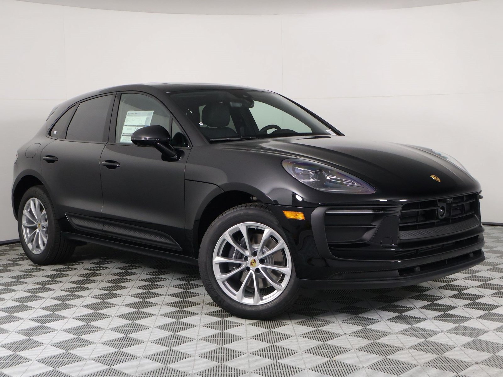 New 2026 Porsche Macan AWD/4WD image 9