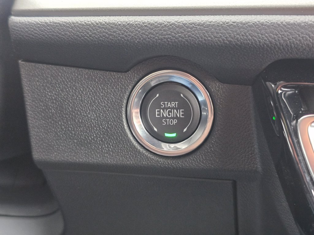 Used 2026 Chevrolet Traverse LT FWD image 39