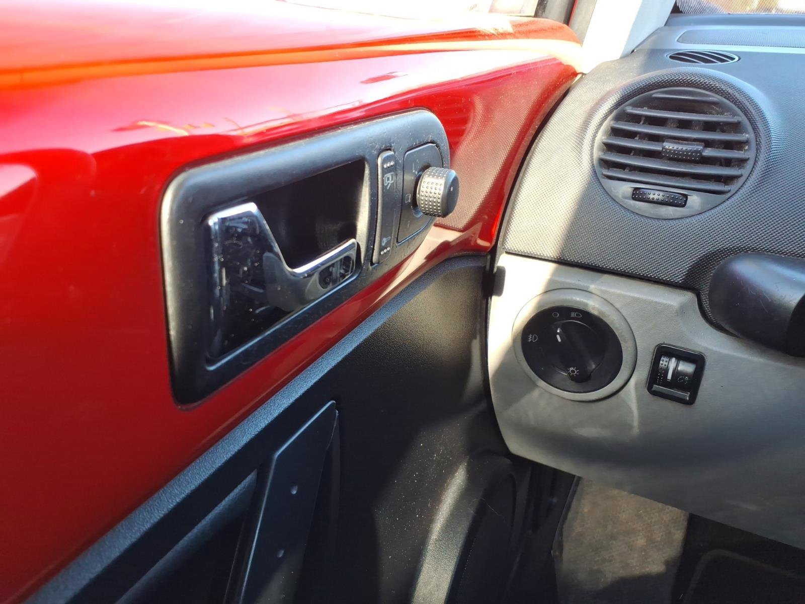 Used 2004 Volkswagen Beetle GLS image 19