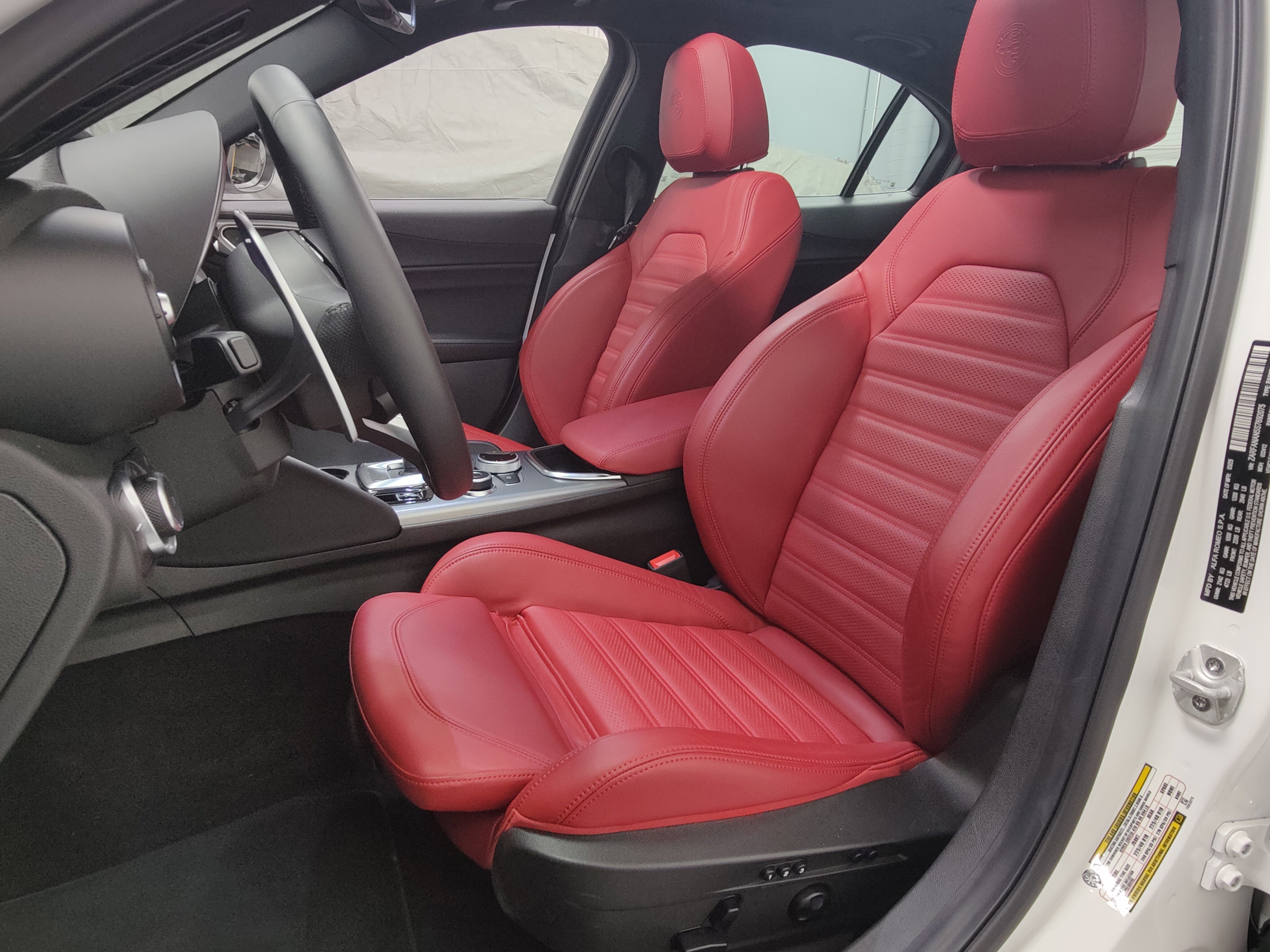 New 2025 Alfa Romeo Giulia AWD w/ Veloce Package AWD image 12