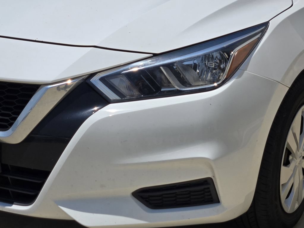 Used 2022 Nissan Versa S FWD image 7
