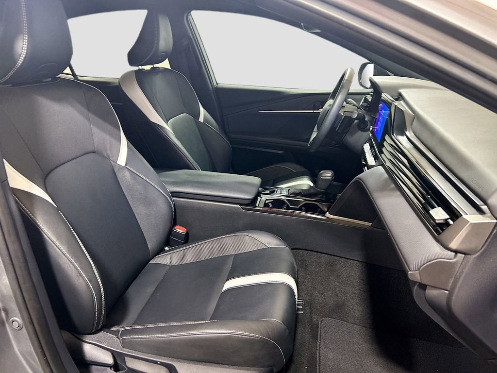 Used 2025 Toyota Camry SE FWD image 24