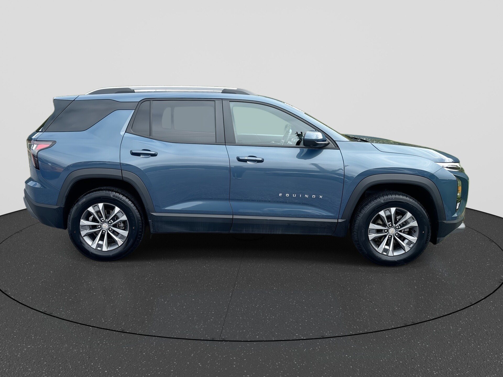 Used 2025 Chevrolet Equinox LT w/ Convenience Package II AWD/4WD image 9