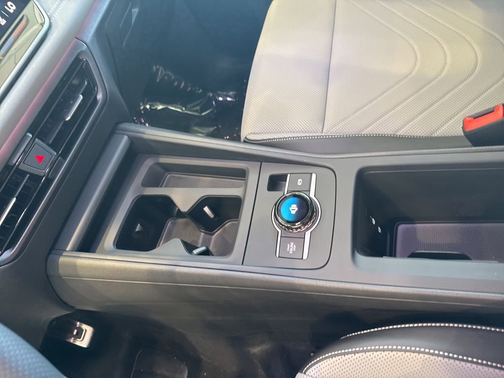 New 2025 Volkswagen Tiguan SE R-Line image 20