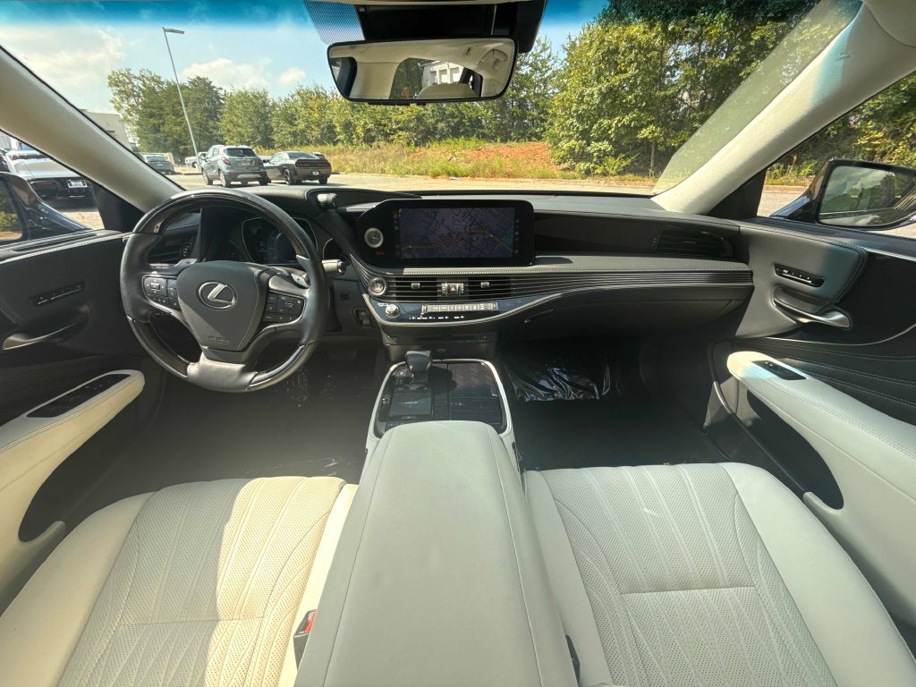 Used 2022 Lexus LS 500 w/ Interior Upgrade Package RWD image 13
