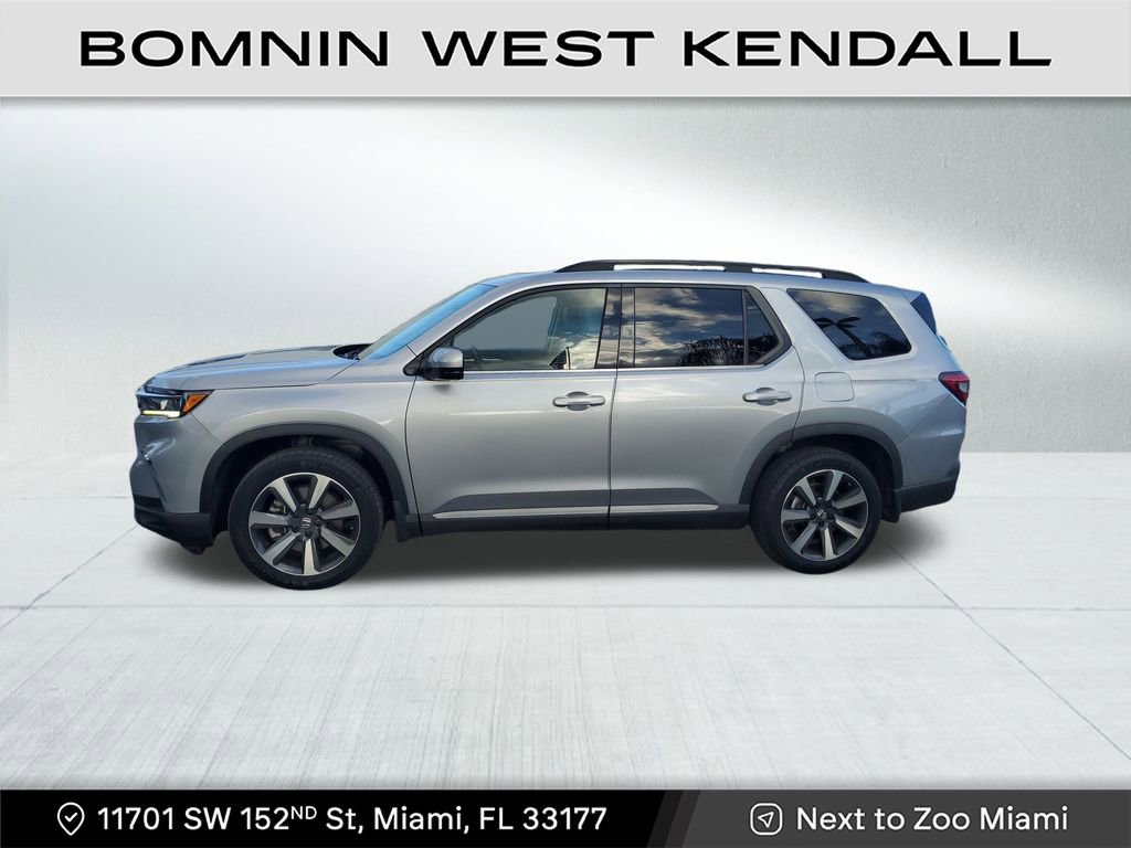 Used 2023 Honda Pilot Touring image 4