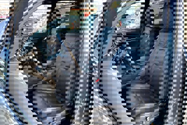 Used 2025 Cadillac XT6 Premium Luxury image 25