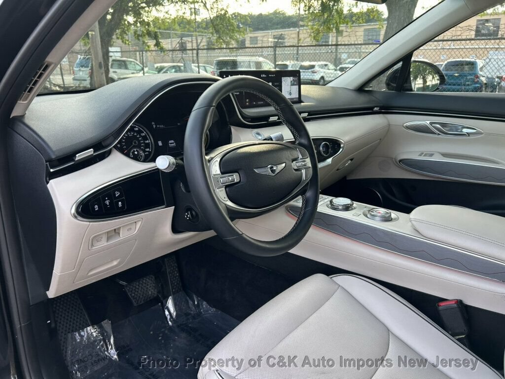 Used 2022 Genesis GV70 2.5T w/ Advanced Package AWD/4WD image 26