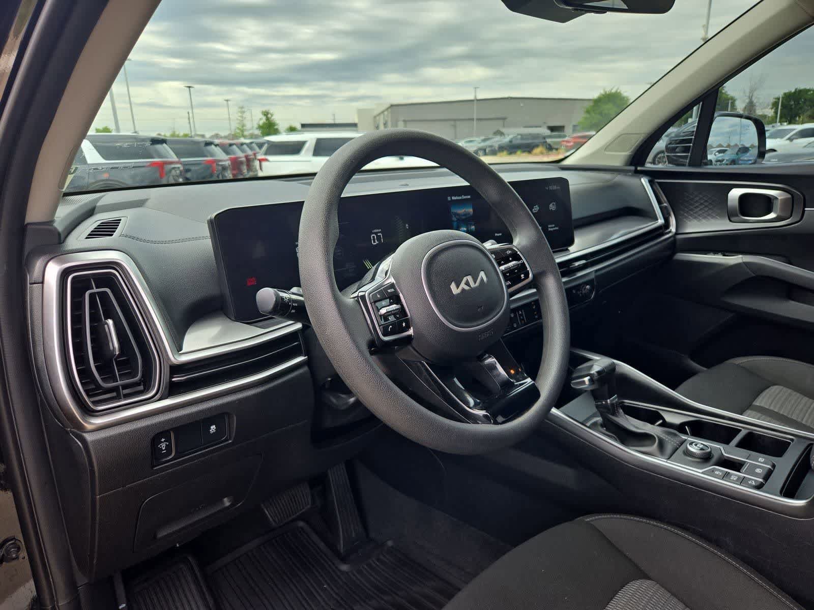 Certified 2024 Kia Sorento LX FWD image 2