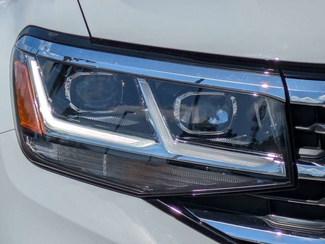Used 2023 Volkswagen Atlas Cross Sport SE w/ Panoramic Sunroof Package AWD/4WD image 9