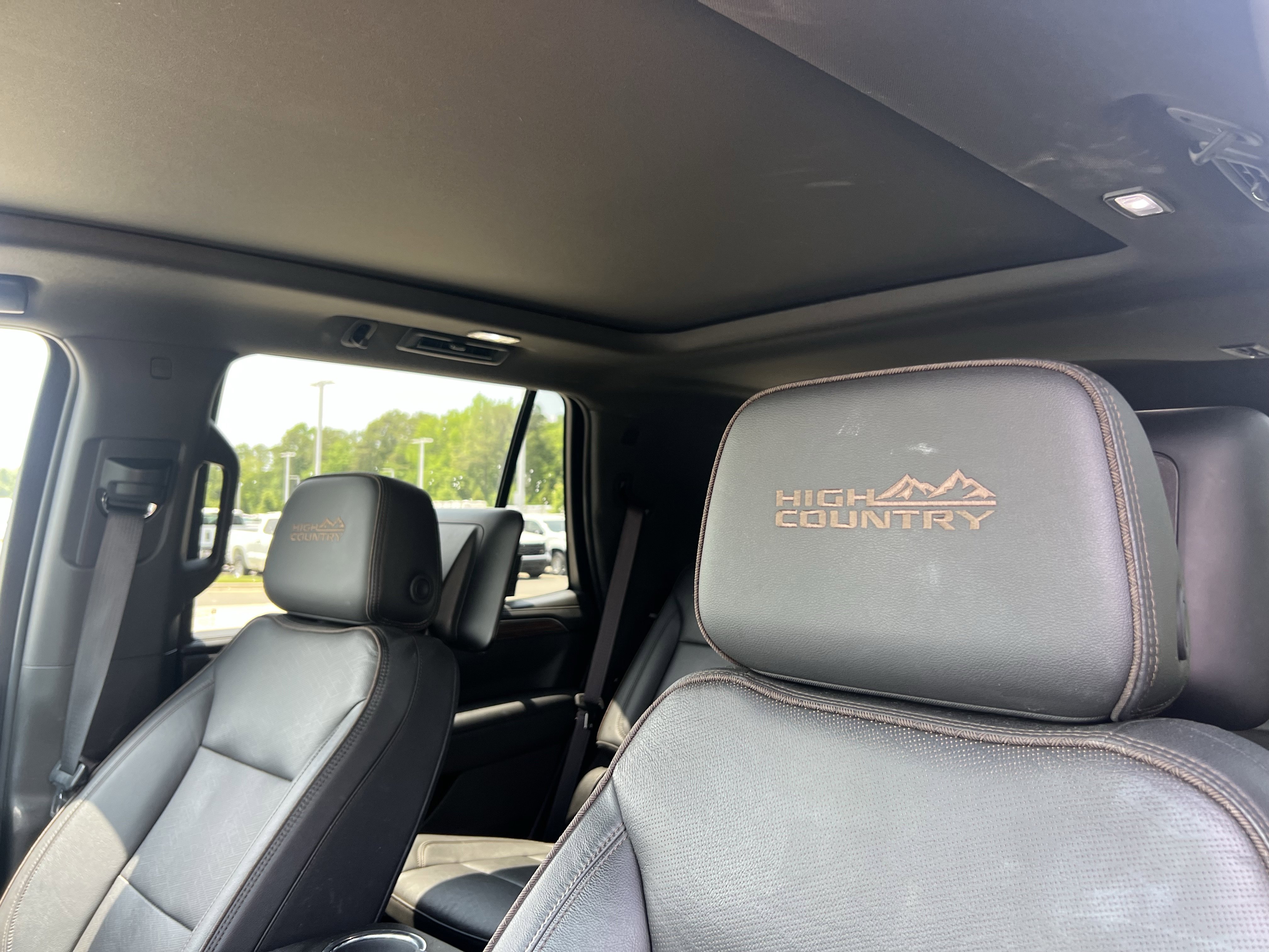 Used 2021 Chevrolet Tahoe High Country w/ Premium Package AWD/4WD image 17