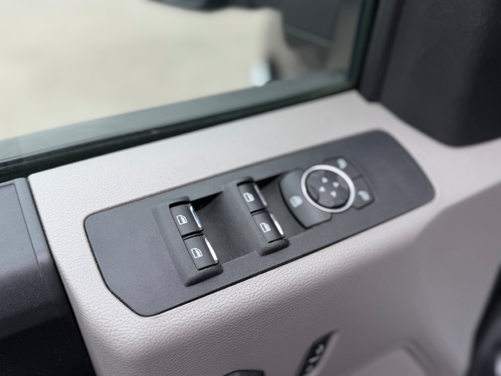 Used 2019 Ford F250 XL w/ STX Appearance Package AWD/4WD image 13