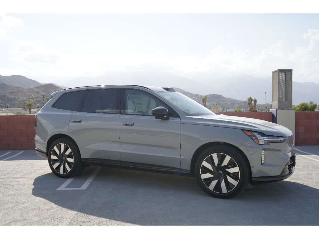 New 2025 Volvo EX90 Ultra image 2