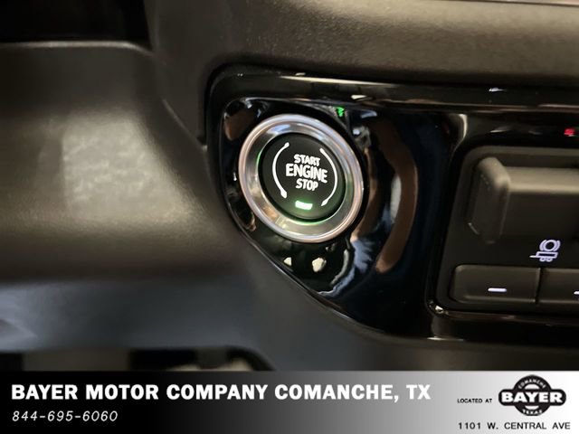 New 2025 GMC Sierra 1500 SLT image 16