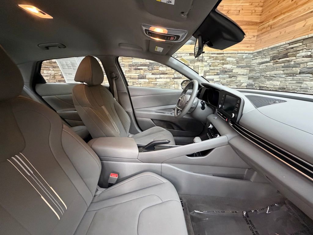 Certified 2023 Hyundai Elantra SEL image 14