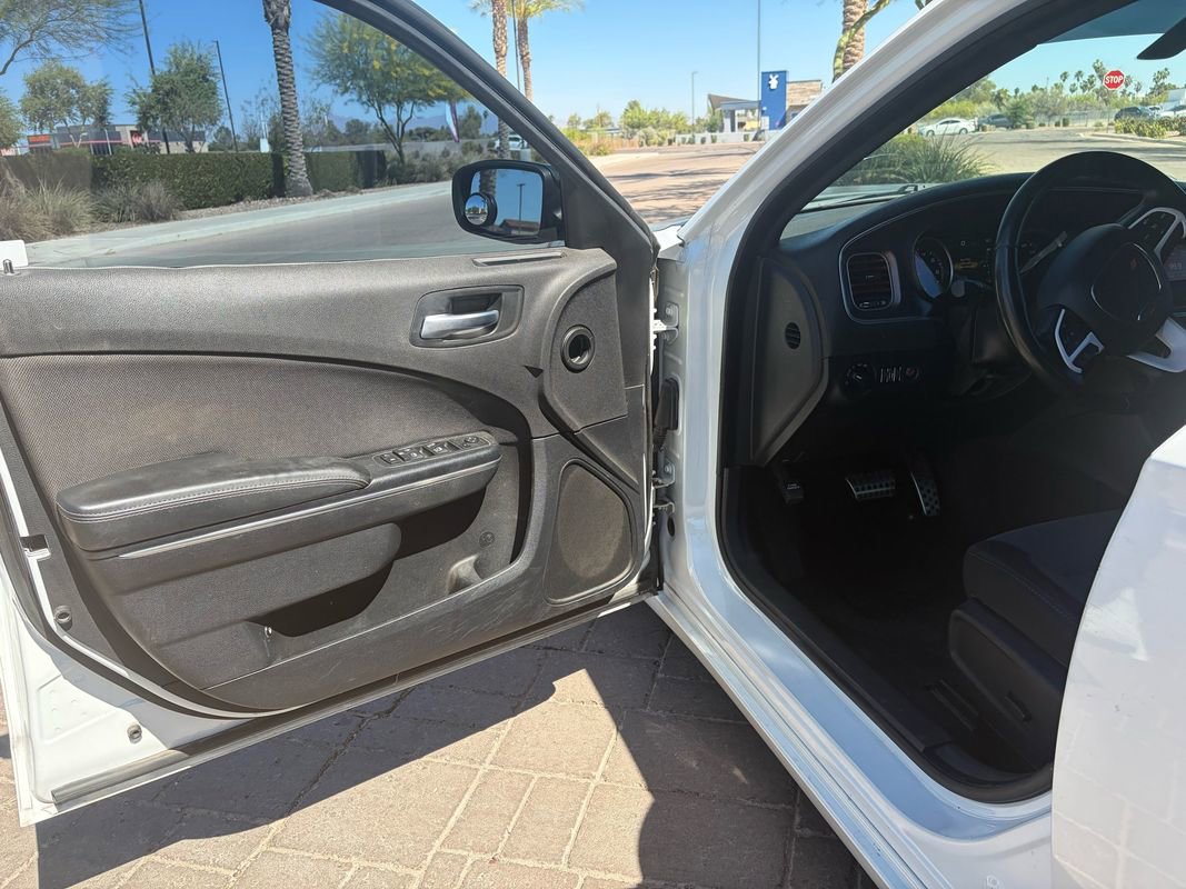 Used 2015 Dodge Charger SE image 7