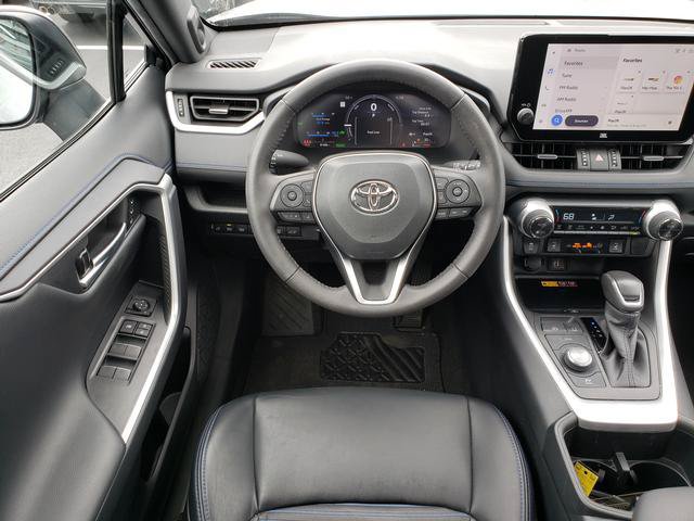 Used 2023 Toyota RAV4 XSE AWD/4WD image 17