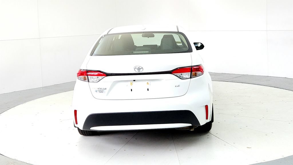 Certified 2022 Toyota Corolla LE FWD image 5