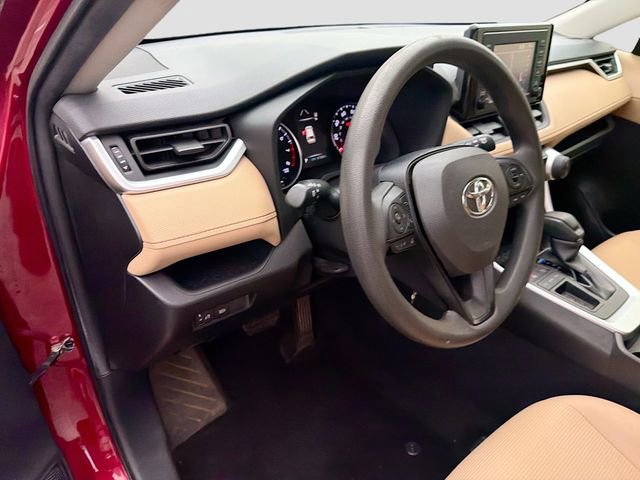 Used 2019 Toyota RAV4 LE image 9