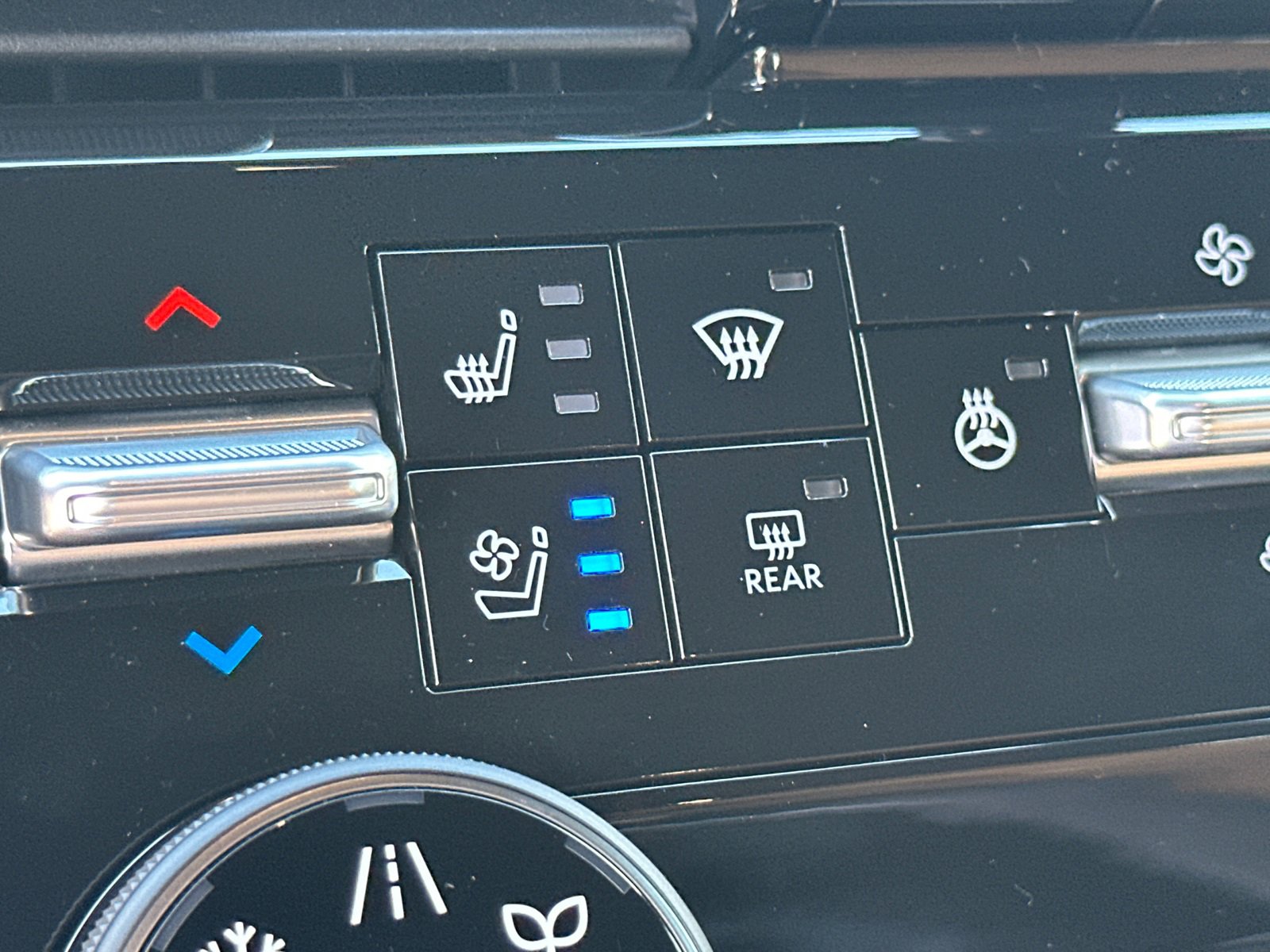 Certified 2026 Nissan Armada Platinum Reserve image 36